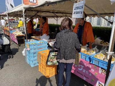 販売解禁になったラ・フランスも販売