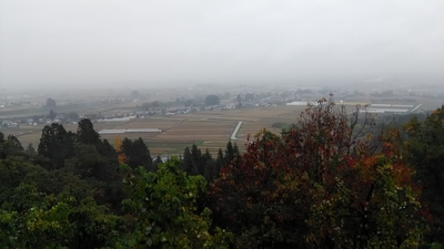 あいにくの雨模様でしたが、河北町を一望出来る”眺望の丘”にも登ってみたそうです。（中村さん撮影）