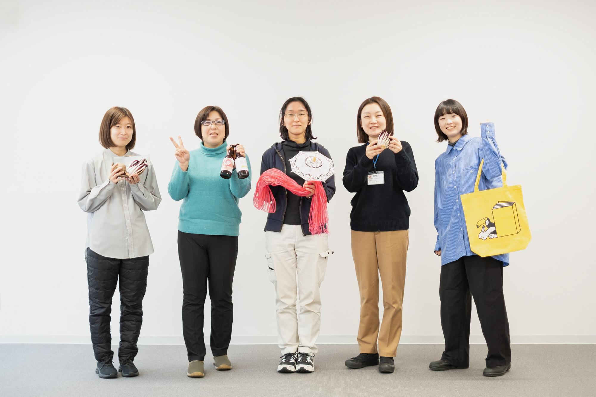 地域おこし協力隊が整列している画像